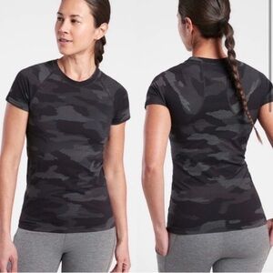 Athleta Gray Camo Short Sleeve Tee